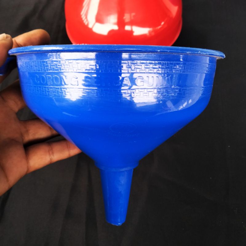 CORONG SERBAGUNA PLASTIK TEBAL UKURAN SEDANG 15cm MINYAK BENSIN AIR