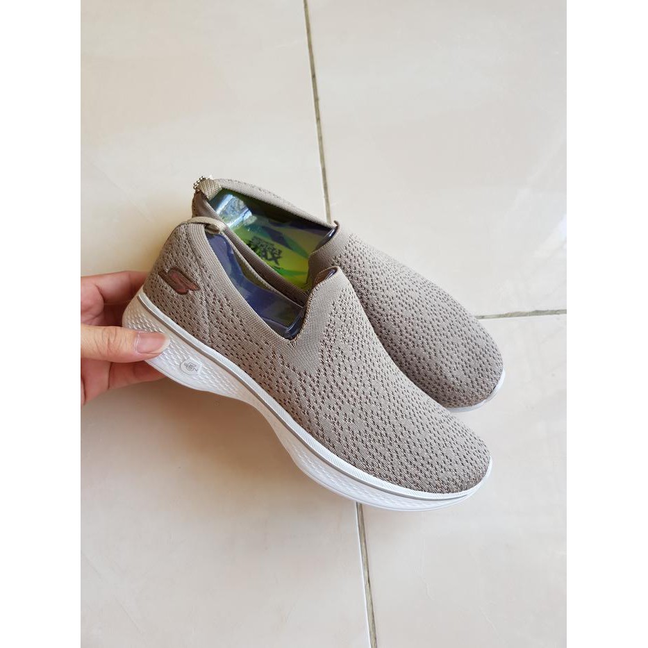 Sepatu Original Skechers Gowalk4 Gifted