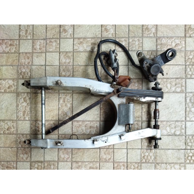 SWINGARM ARM CAPIT UDANG LIMBAH MOGE SUZUKI GSXR 400 UNTUK MODIF TIGER MEGAPRO VERZA CB150R SCORPIO 