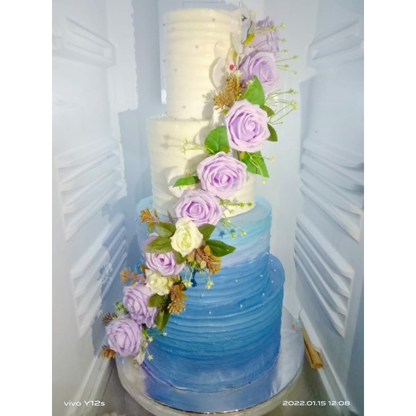 

Ombre Wedding Cake 4 Tier/Wedding Cake Cantik