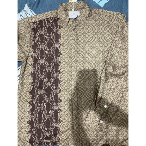 Wearing Klamby catra shirt “walnut”