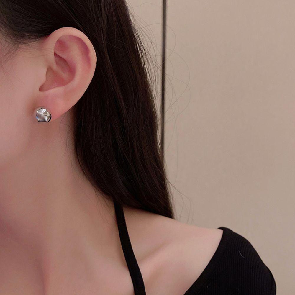 Mxbeauty Anting Wanita Minoritas Retro Pesta Geometris Lady Baroque Bulat Manik Stud Earrings