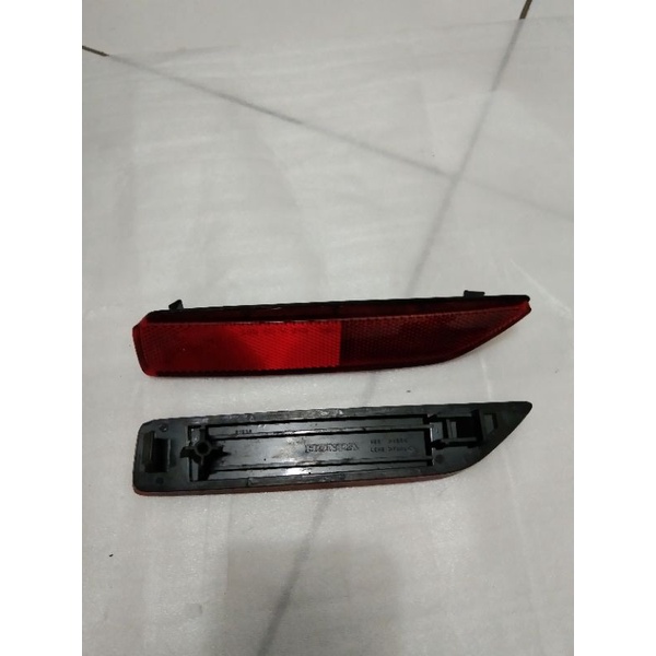 Lampu replektor bemper belakang mobilio