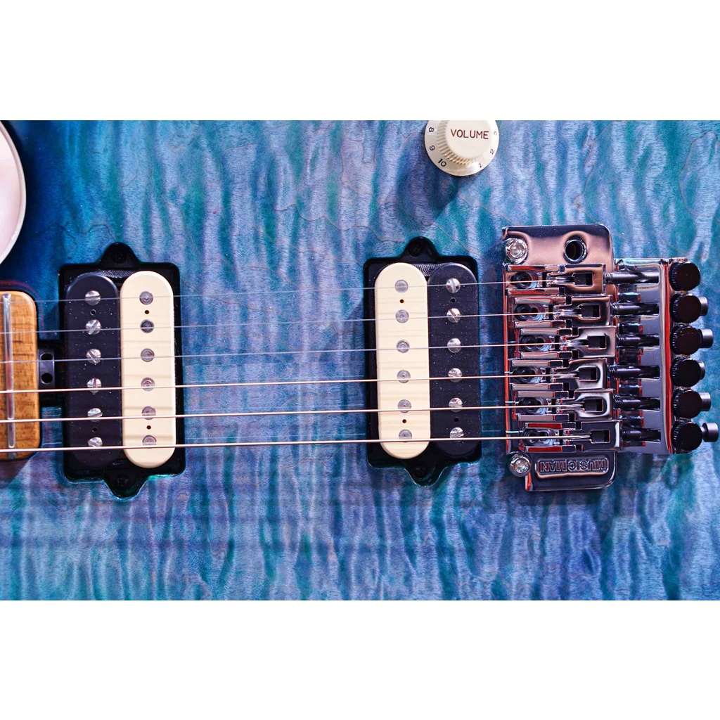 Music Man Axis Yucatan Blue Quilt  G95593