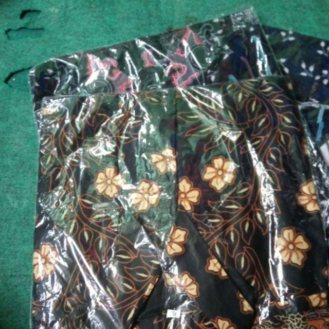 Kemeja Batik Merak Elegant