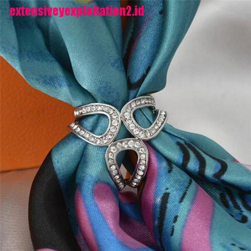 &lt; E2id &amp; &gt; Bros Pin Klip Holder Scarf Wanita Hias Kristal Warna Silver / Emas