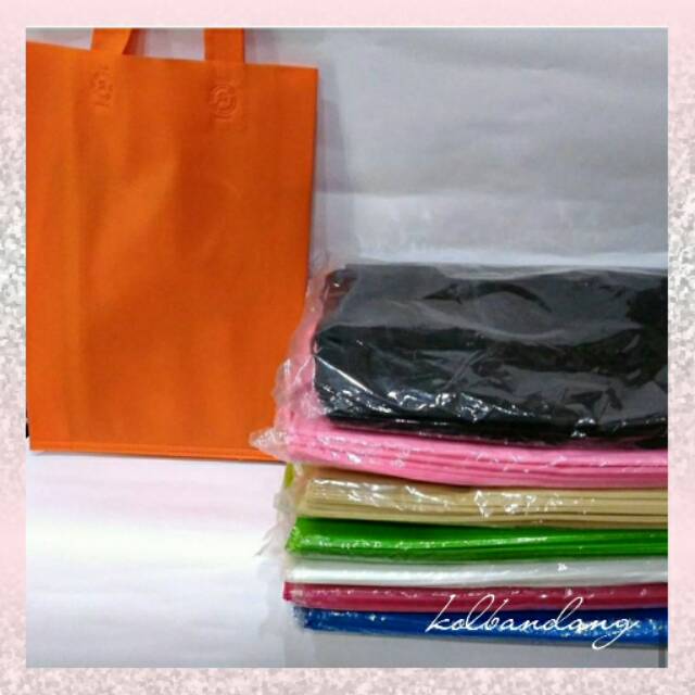 

Tas Spunbound Polos ukuran 25cm x 35cm