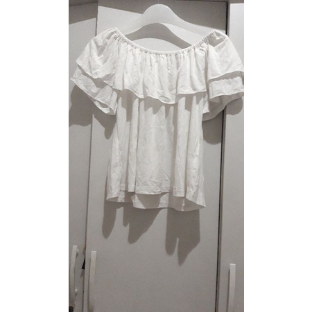 Preloved Atasan Sabrina Putih brand Uniqlo