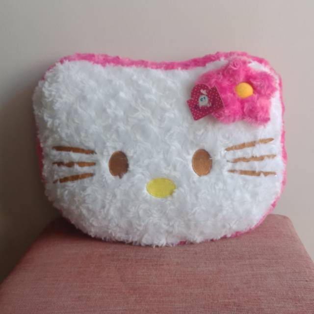 Boneka bantal hello kitty