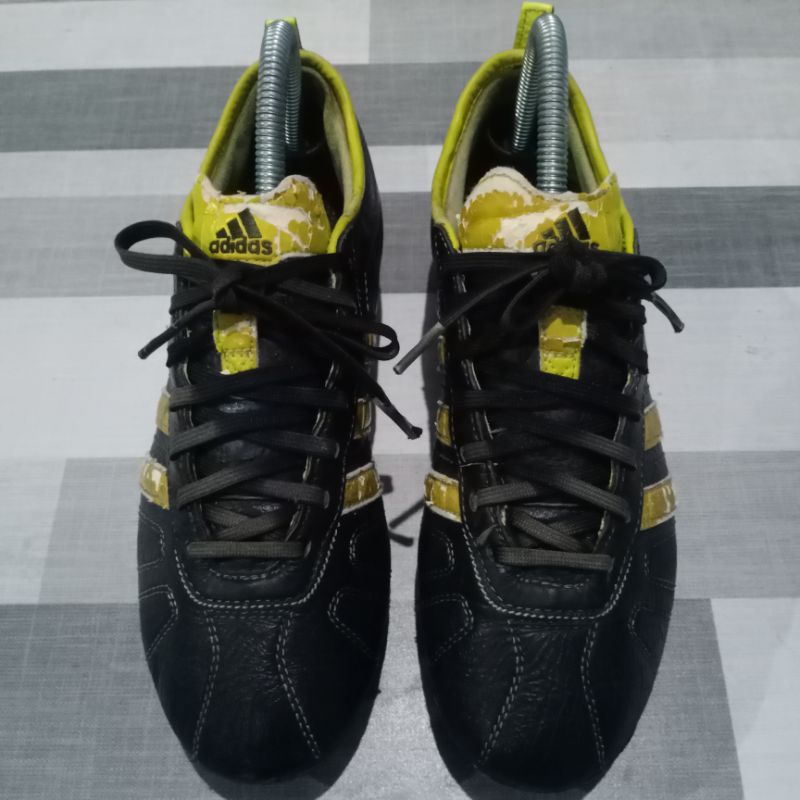 sepatu bola bekas second original