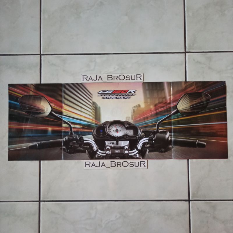 Poster brosur katalog leaflet Honda CB150R CB 150R Streetfire 2013