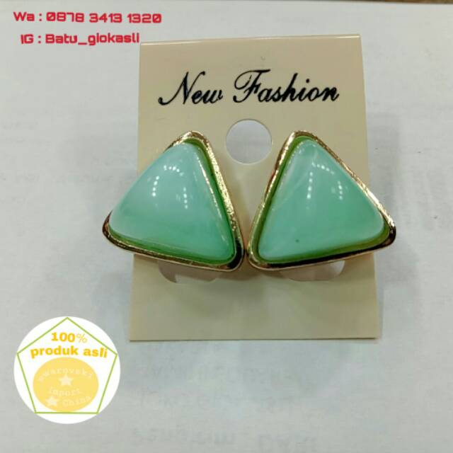 anting batu giok