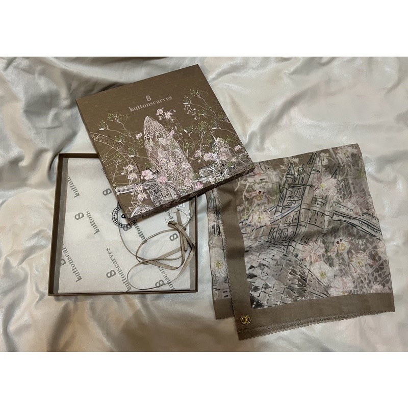 preloved Buttonscarves british khaki