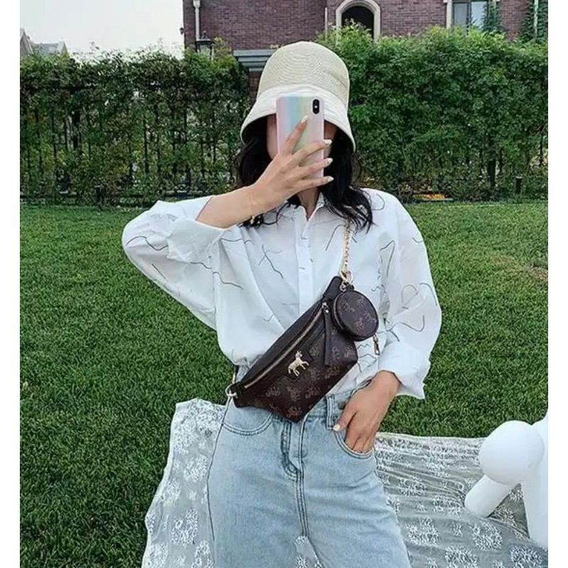 

Kode: ELJ 5624 IDR : 143 rbBahan : Kulit Pu ukuran: 12 x23 cm Warna : Brown White