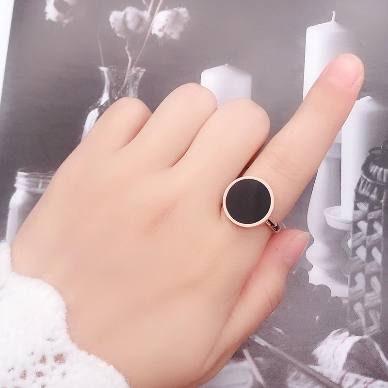 CINCIN TITANIUM ROSE GOLD BULAT WARNA HITAM UNTUK WANITA SIMPLE ELEGAN