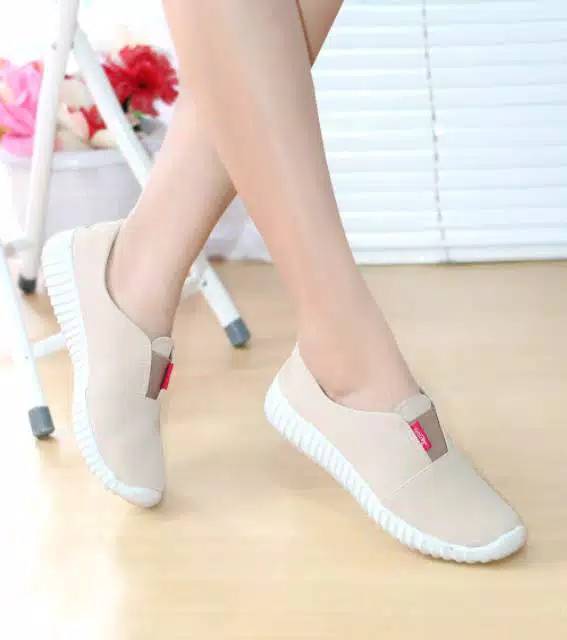 Sepatu Sneakers Wanita SCm PC