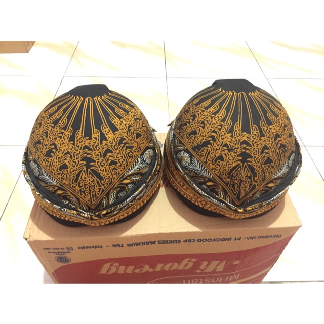 

Blangkon Tulis Solo