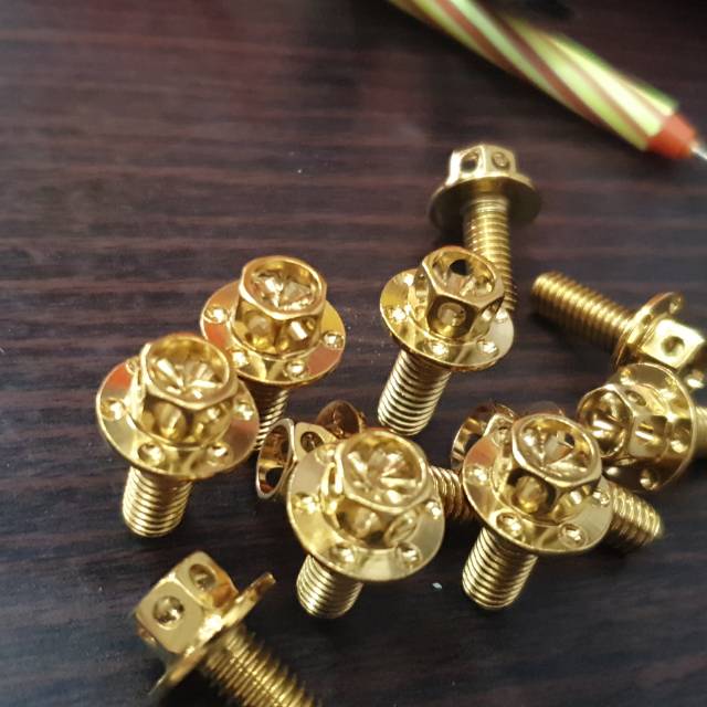 Titanmotor store logo