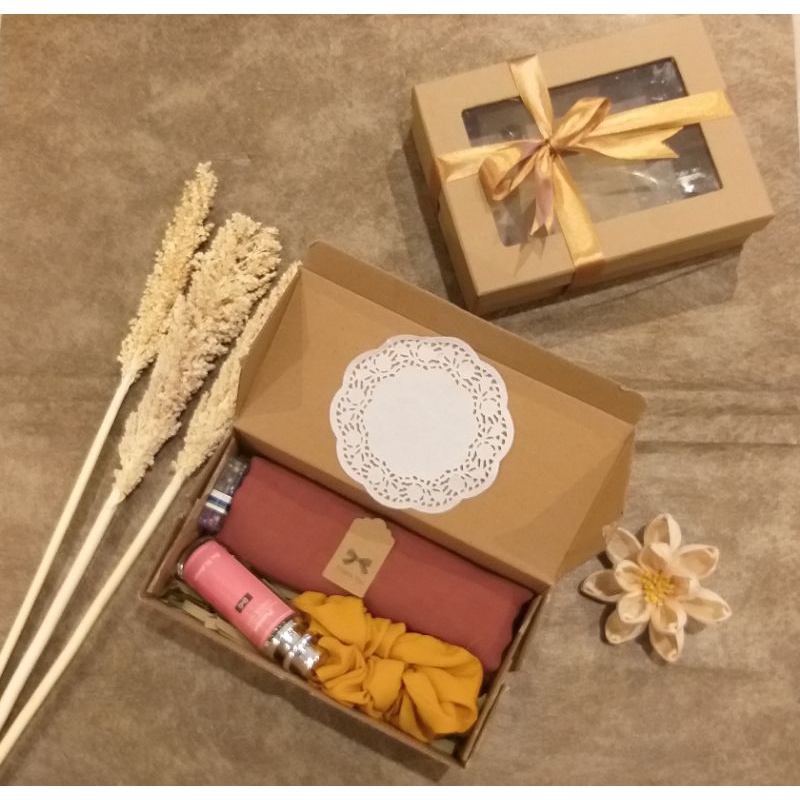 

Gift Box Hampers murah
