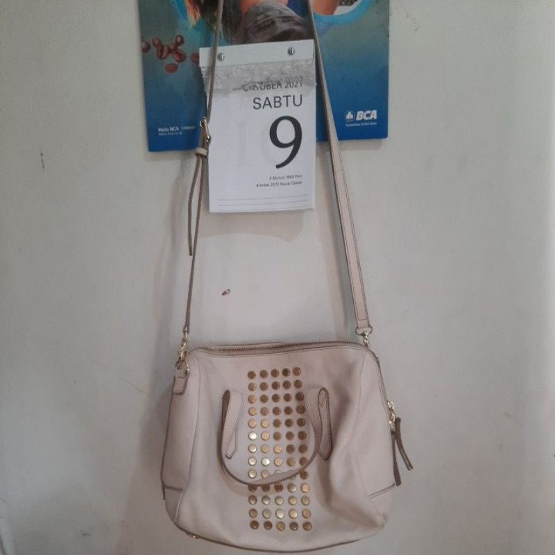 Preloved fossil sidney satchel stude