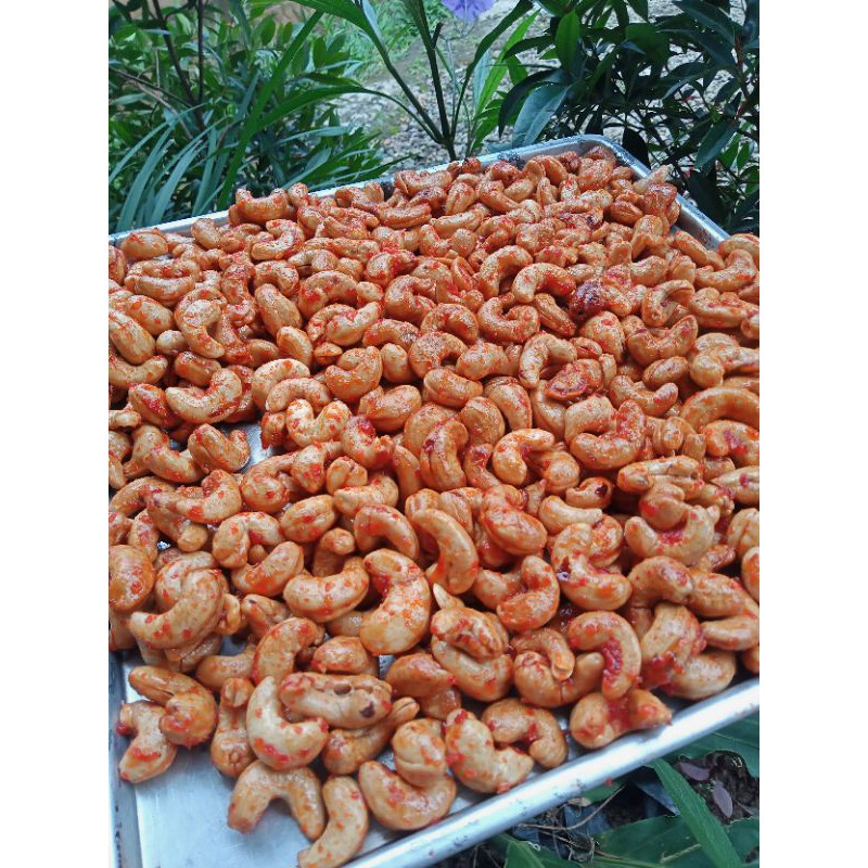 

kacang mete pedes manis