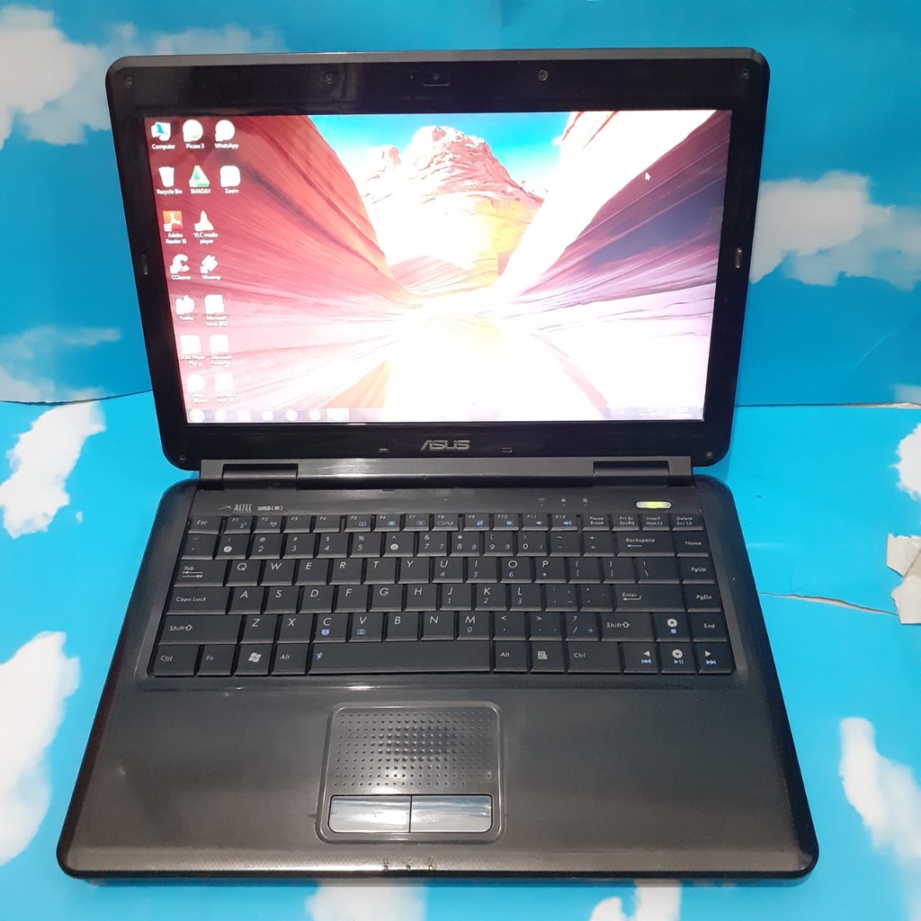 laptop asus 14 inc leptop second seken bagus mulus warna hitam RAM 3gb