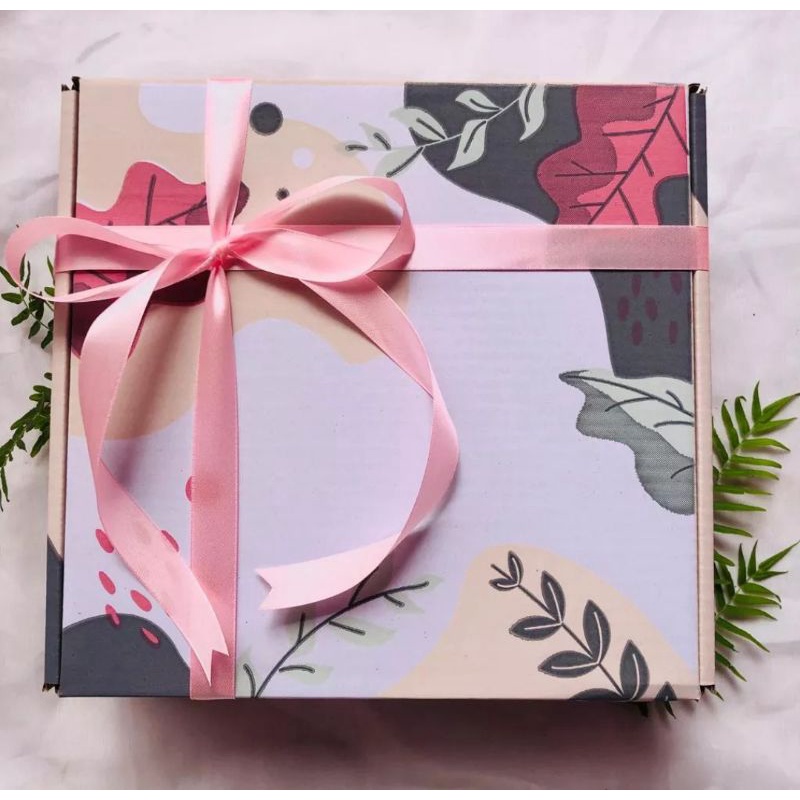 

Box Hampers / Kotak Packaging / Gift / Kotak