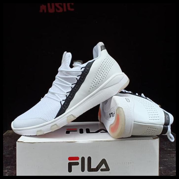 Sepatu Snakers Pria Fila Premium