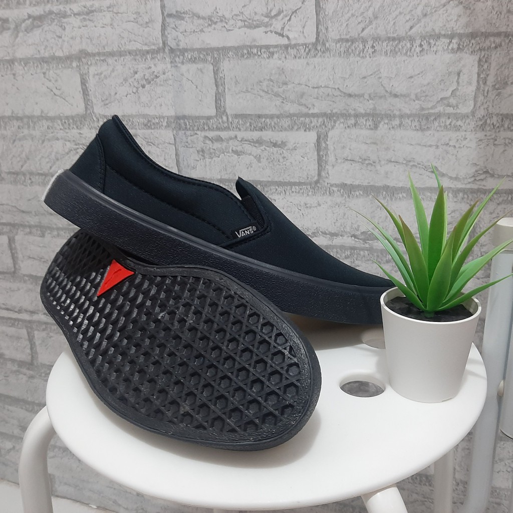 Sepatu Vans_Slip On Checkerboard full black sepatu Pria Wanita kerja kuliah Termurah traveling