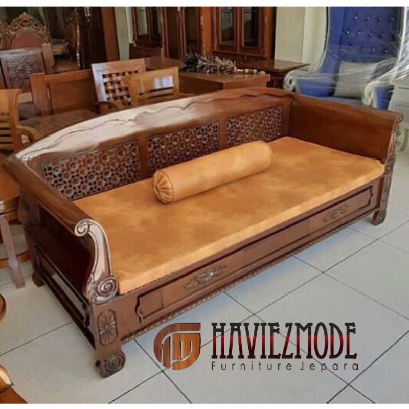 Bale Bale Risban Motif Bagong Jati