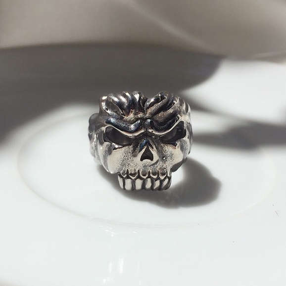 Cincin pria keren anti karat cincin cowok tengkorak cincin pria tengkorak punk (GREY)