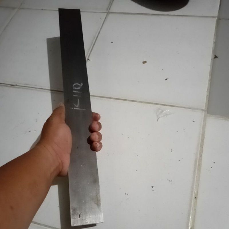 plat baja bohler k110  panjang 40cm lebar 5cm setara Aisi D2
