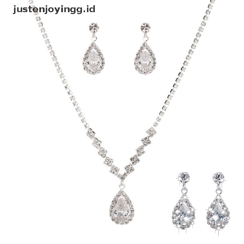 Set Kalung + Anting Gantung Vintage Bentuk Tetesan Air Kristal Warna Silver Untuk Wanita