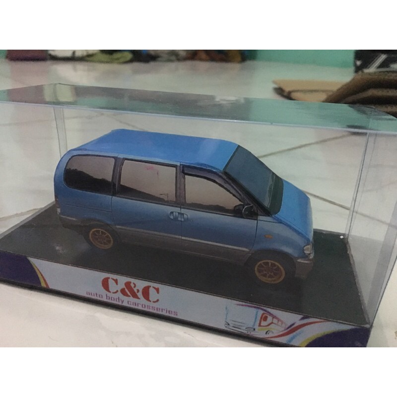 miniatur mobil nissan serena c23