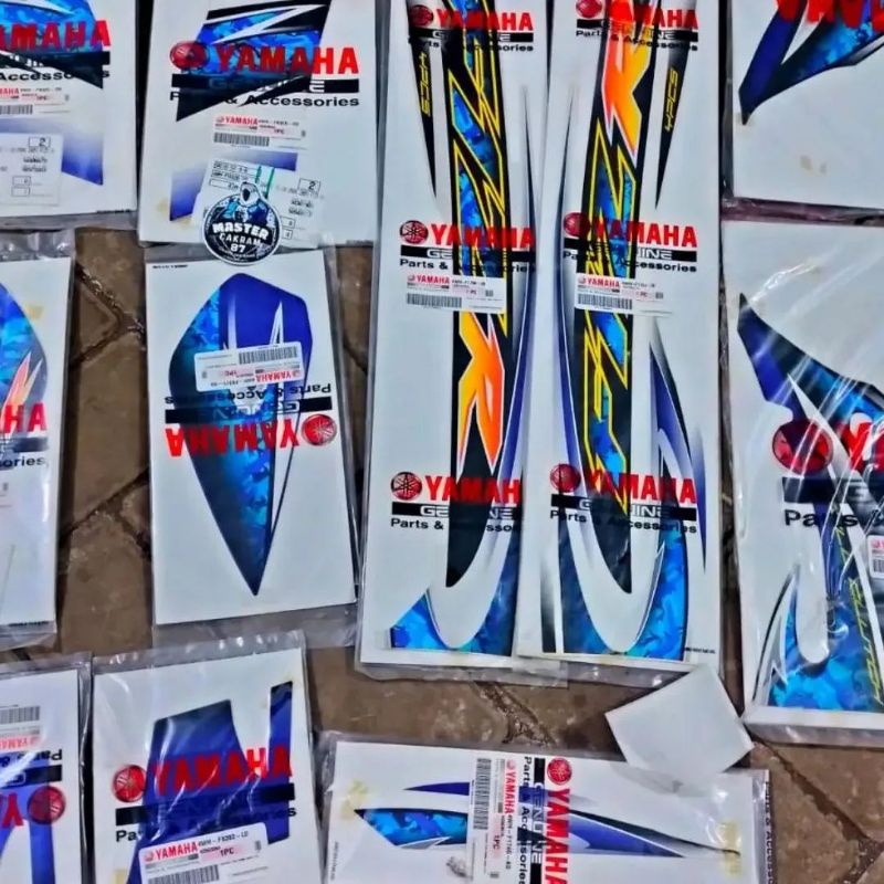striping f1zr original striping fizr original striping f1zr biru putih striping fizr biru putih body