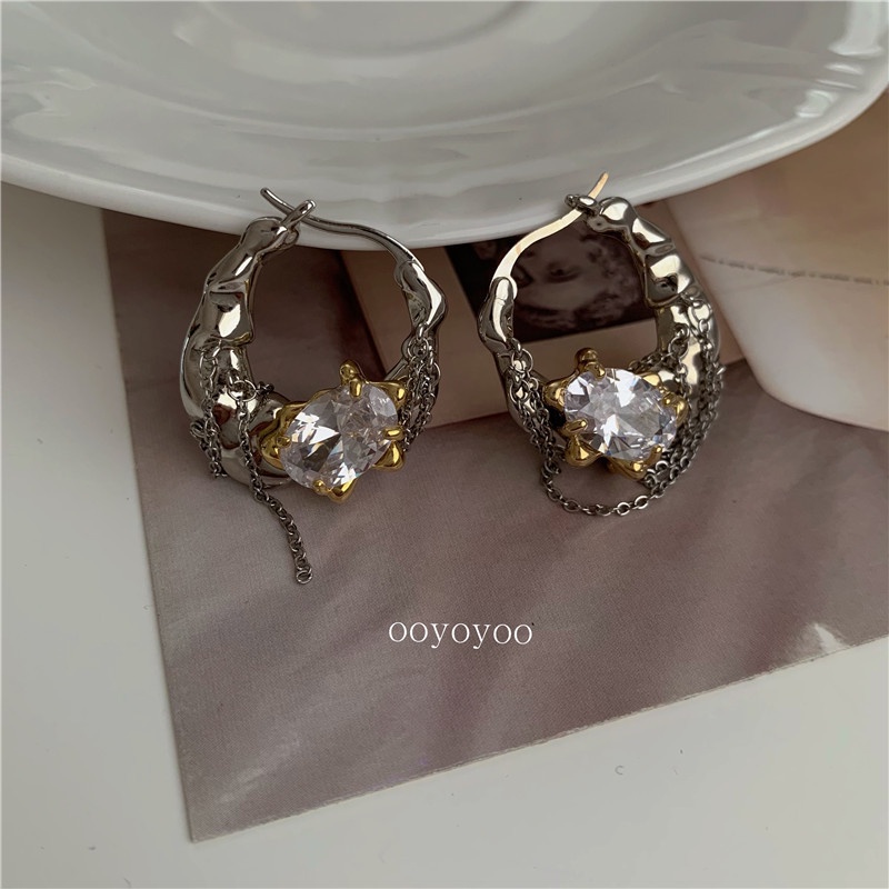 Anting Rantai Warna Kontras Untuk Aksesoris