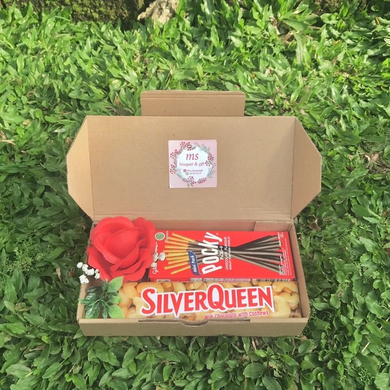 

Gift box coklat | kado | hampers | hadiah valentine