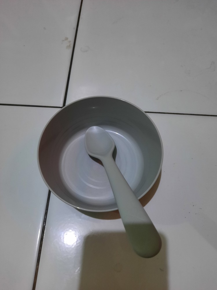 Khallas Peralatan Makan (sendok Garpu Pisau) Set Isi 18 Aneka Warna Bpa Free