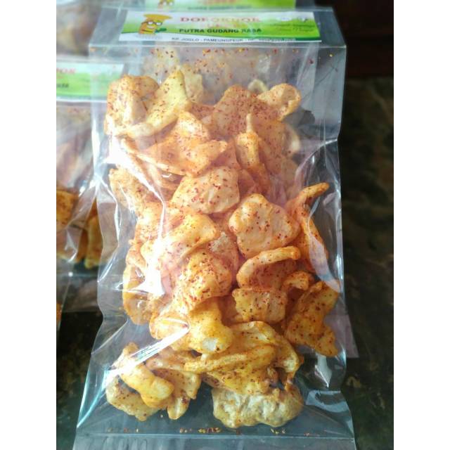

Kerupuk dorokdok rasa pedas