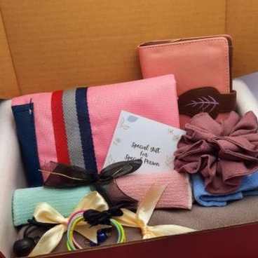 Hampers Cewek Kado Hampers Murah Hijab Pashmina Diamond Giftbox