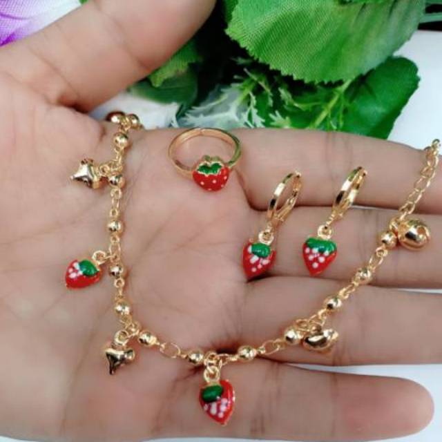 Set Strawberry anak