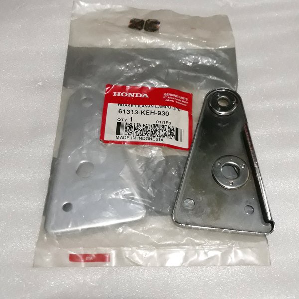 BRAKET KANAN LAMPU DEPAN - Kodepart 61313KEH930