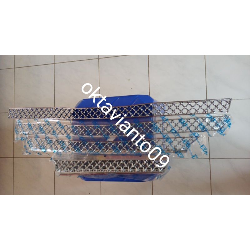 Grill depan Grand  Innova 2014-2015 bentley patch chrome