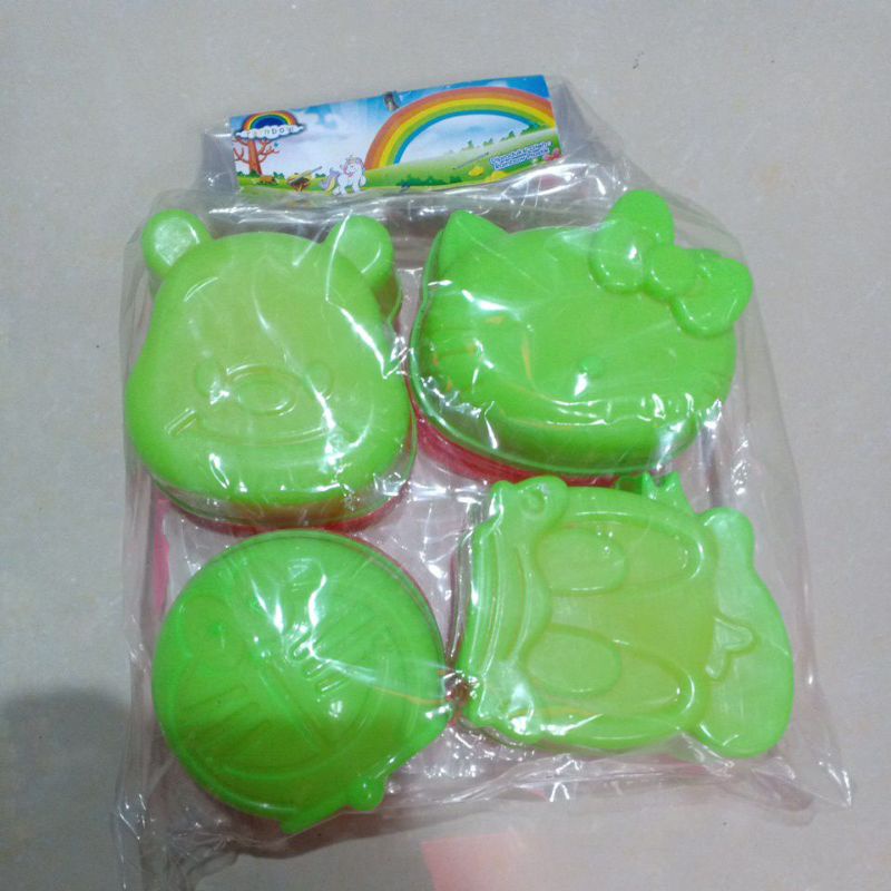 cetakan puding karakter / cetakan plastik doraemon donal bebek hello kitty / cetakan nasi plastik