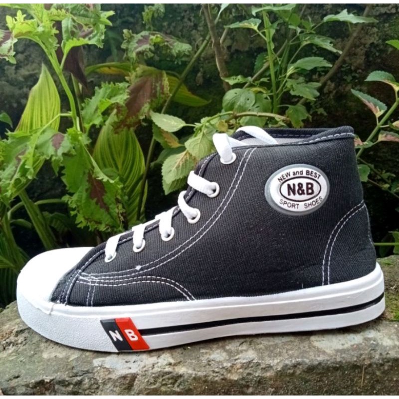 sepatu sekolah NB boot tali hitam putih bahan canvas barang lokal