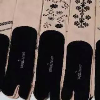 Kaos kaki warna basic MONOCHROME NATURAL soka socks polos Kaos kaki warna basic MONOCHROME NATURAL soka socks polos