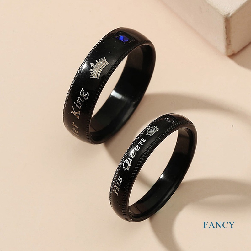 2pcs / Set Cincin Pasangan Desain Tulisan Her King His Queen Untuk Pria Dan Wanita