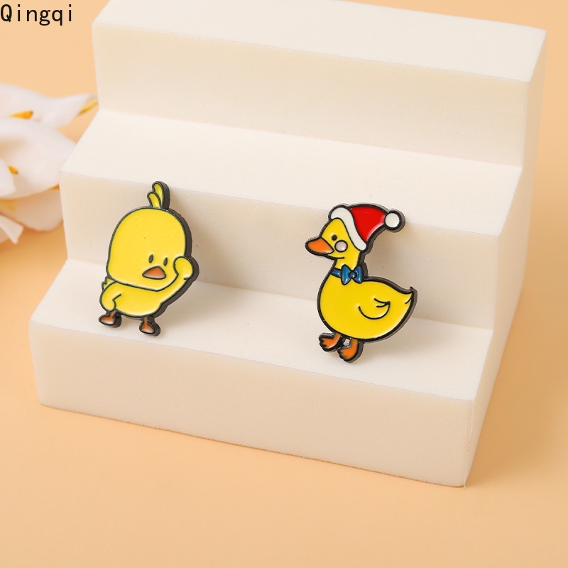 Bros Pin Enamel Desain Kartun Hewan Bebek Kuning Untuk Anak