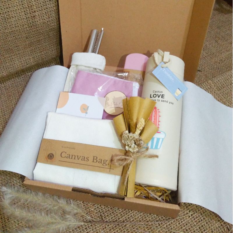 

Hampers | Souvenir | Gift Box | Kado Ultah | Hadiah Wisuda | Eco-friendly Starter Pack