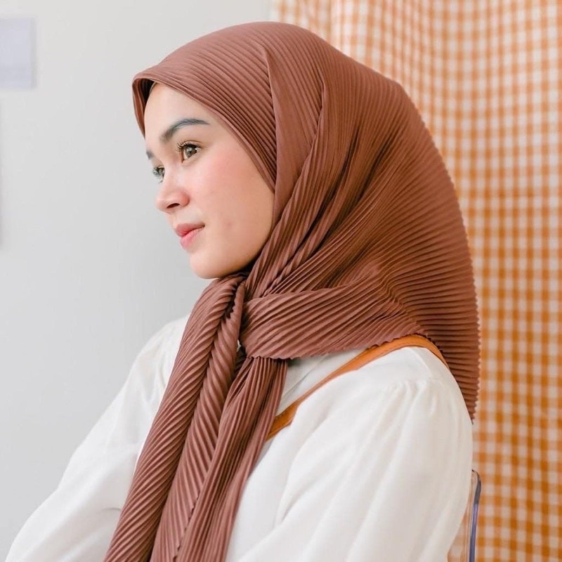 SEGI EMPAT PLISKET HIJAB PLISKET